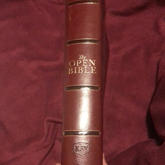 KJV Open Bible with complete reference system. - Picture 2 of 5